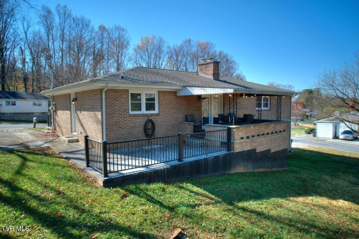201 Springdale Road – photo 2