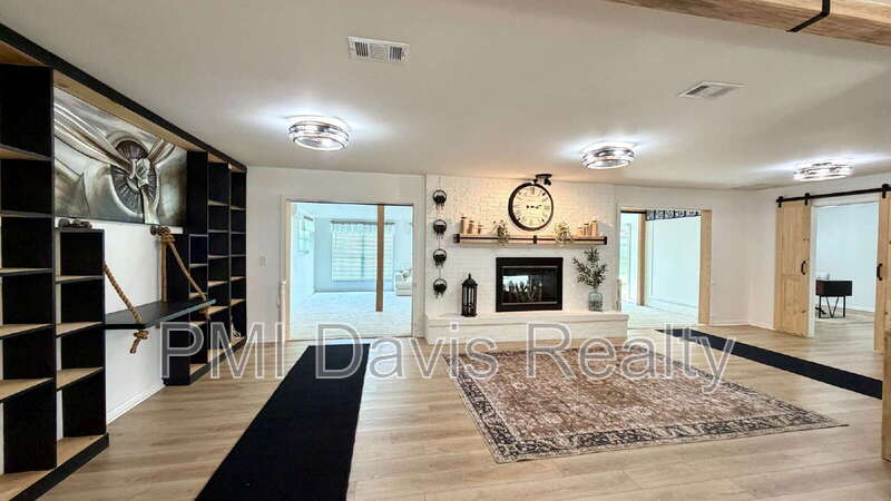 332 Whispering Woods Drive – photo 4