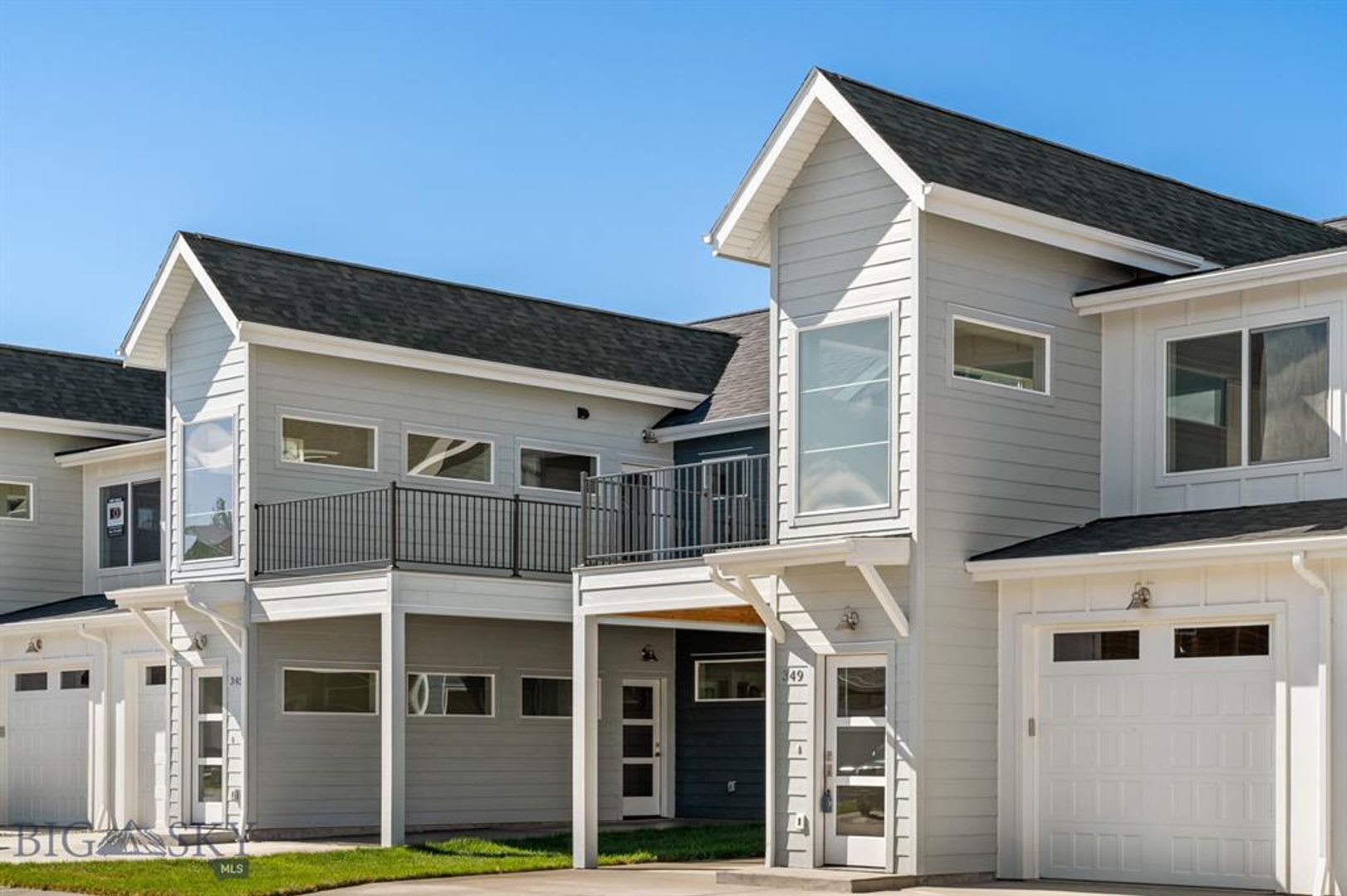 4 Bedroom Modern Townhome! – photo 1