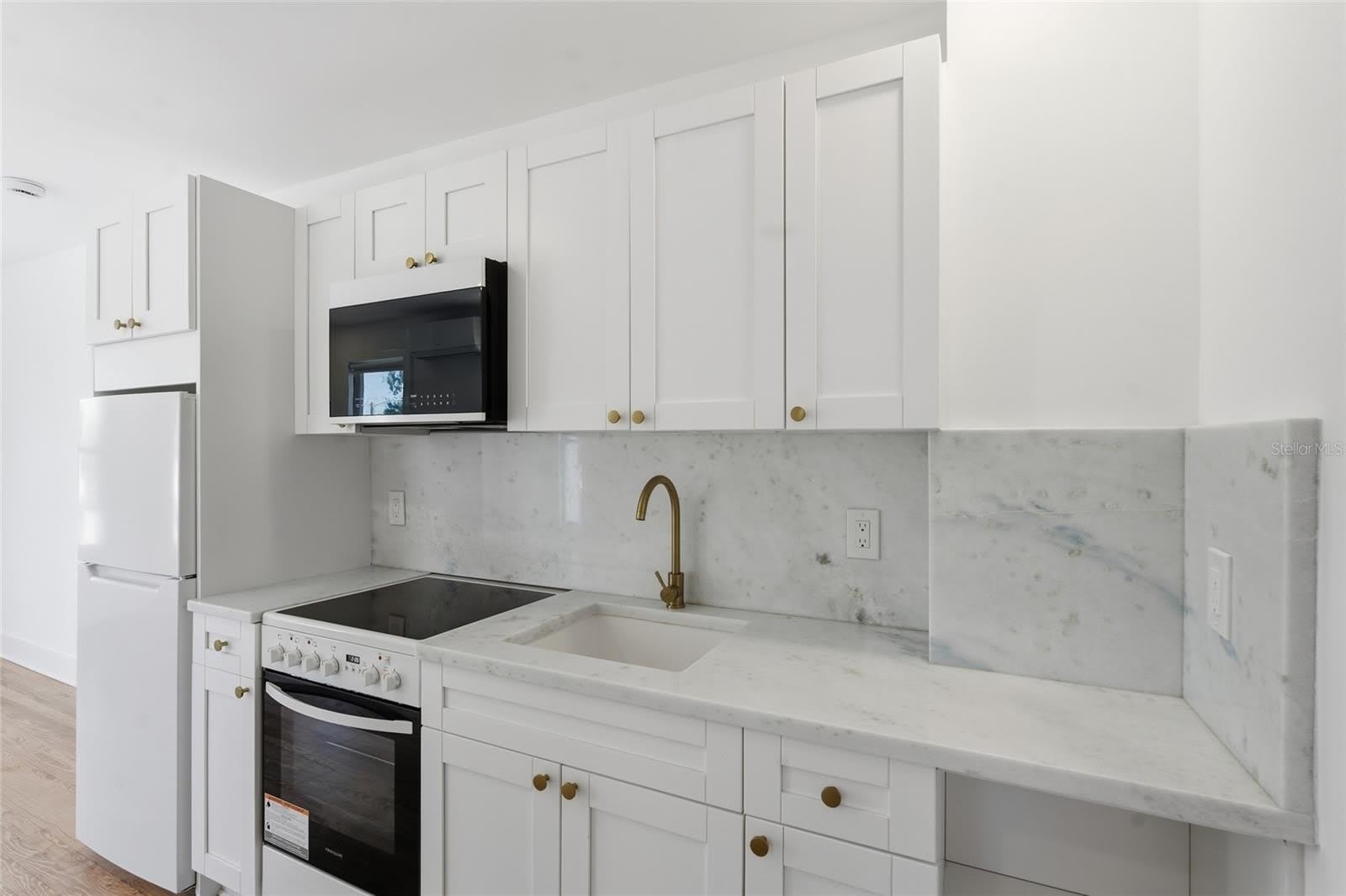 326 6TH Avenue N – photo 5