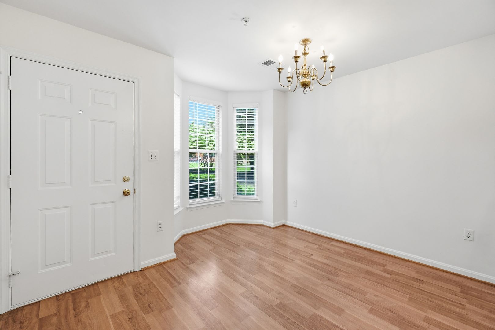 11876 Breton Court Reston, VA 20191 – photo 4