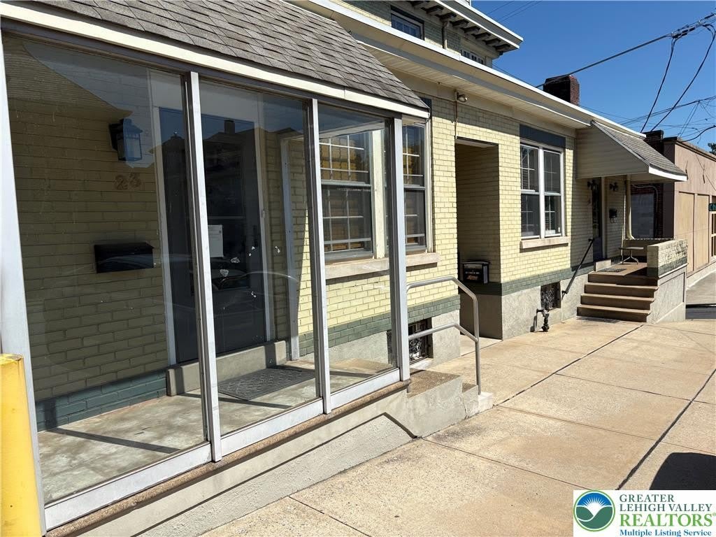 21 N 10th – photo 1