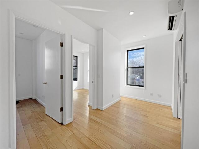 1283 Rogers Avenue – photo 5