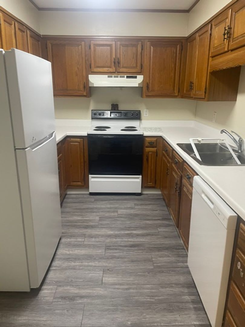 Convenient Location Near Wake Forest and Coliseum – photo 5