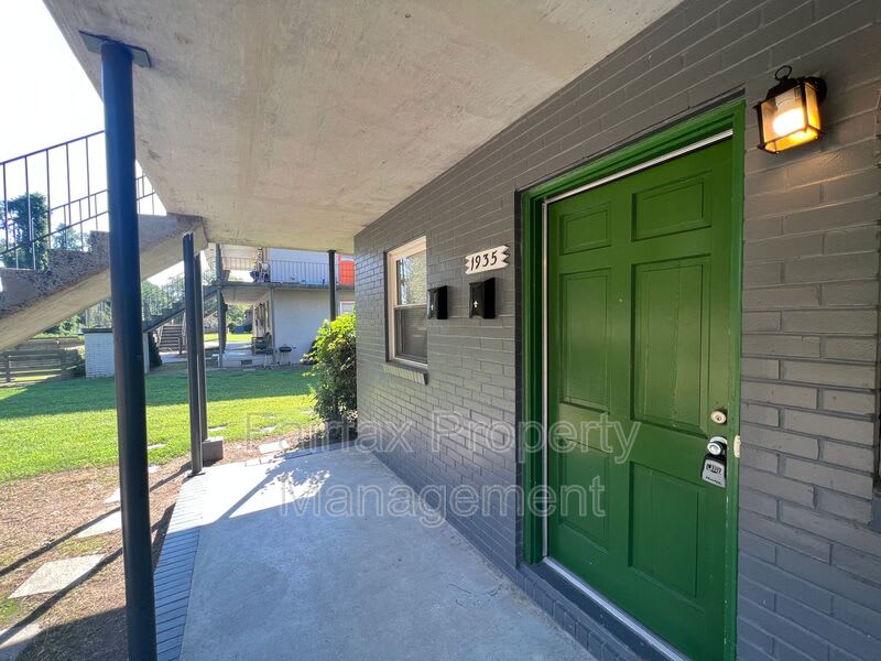 1935 Morehead Avenue – photo 2