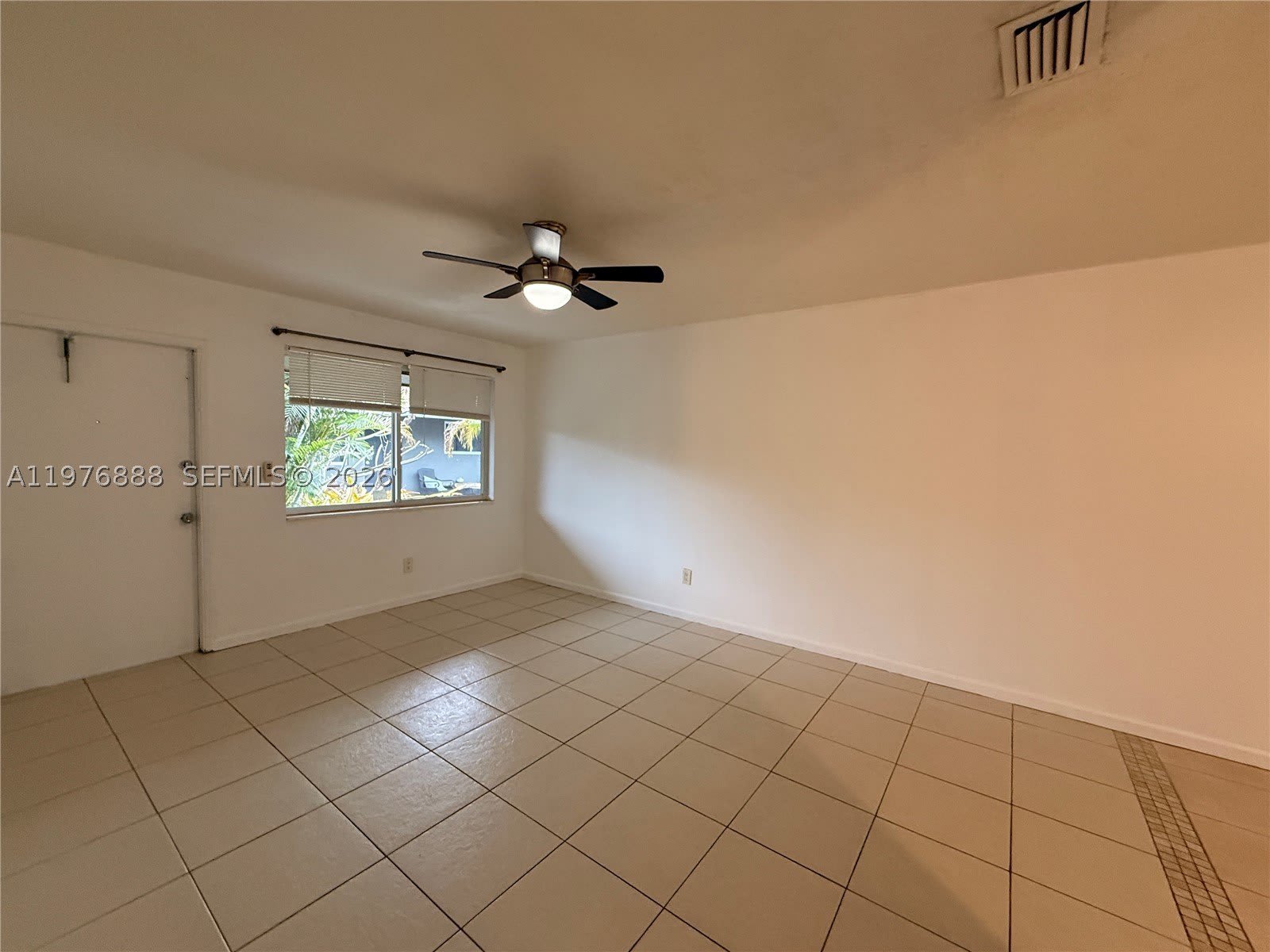 1104 N 17th Ct – photo 5