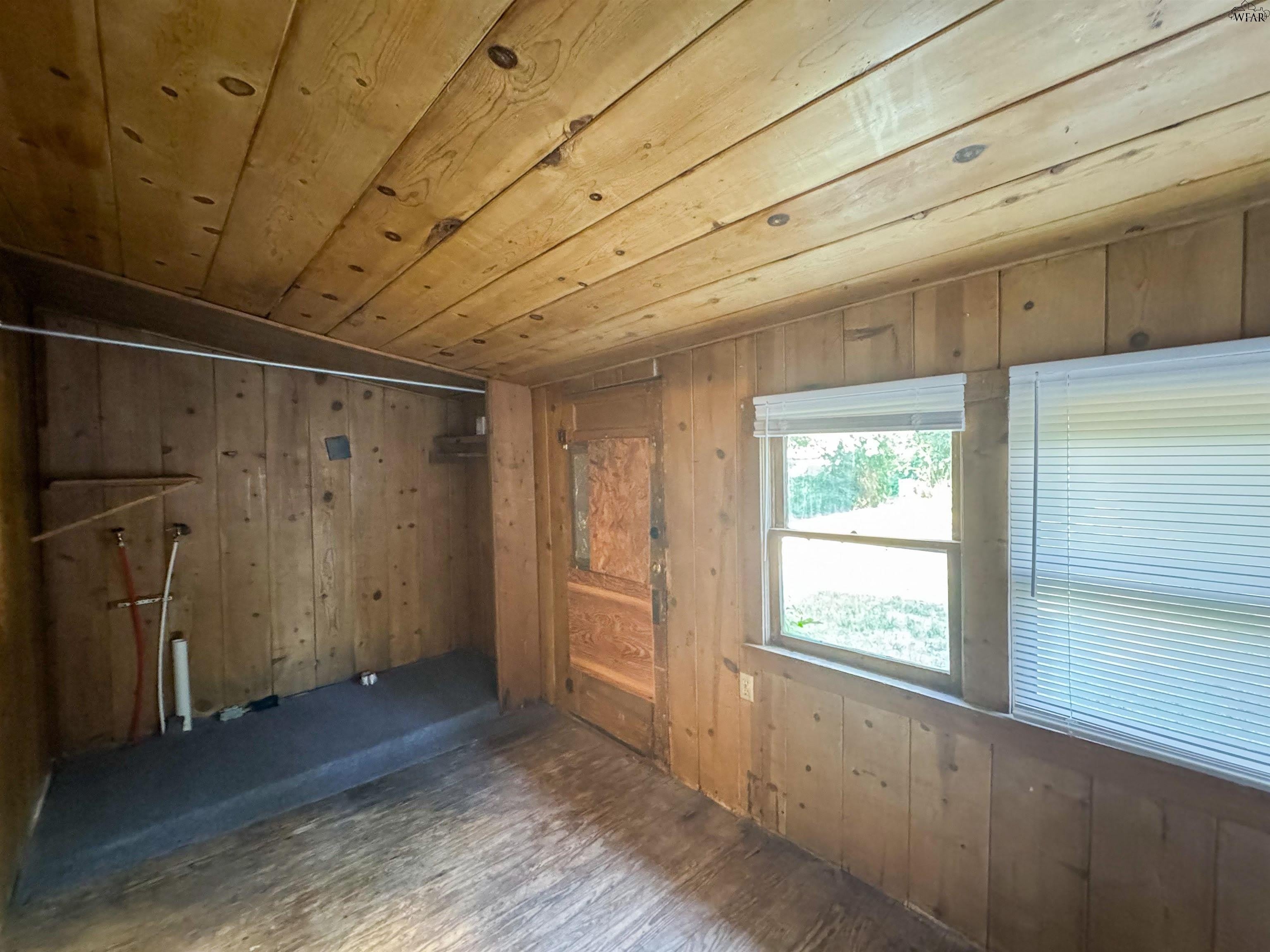 1913 Tilden Street – photo 4