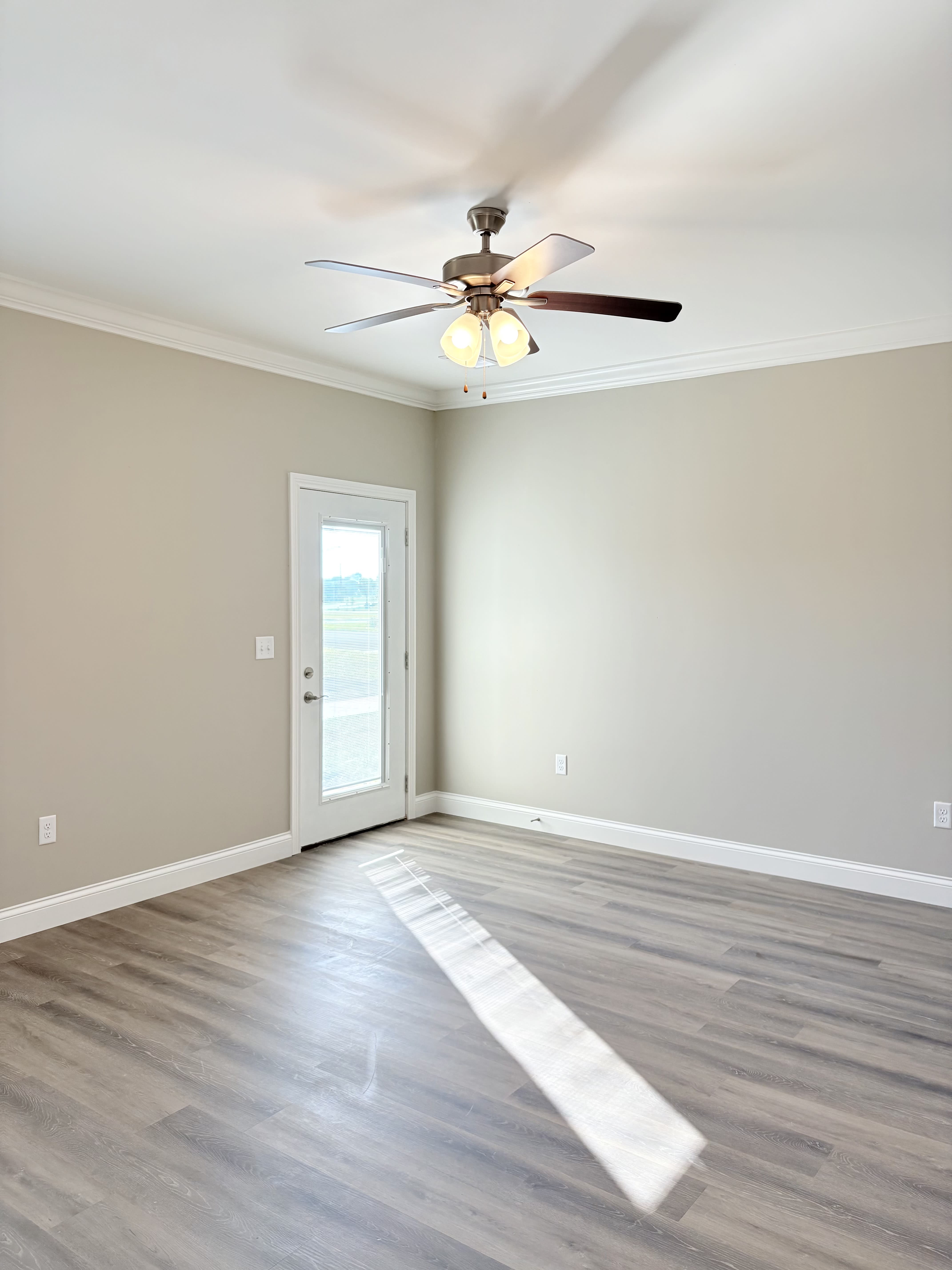 707 Ivy Br St – photo 2