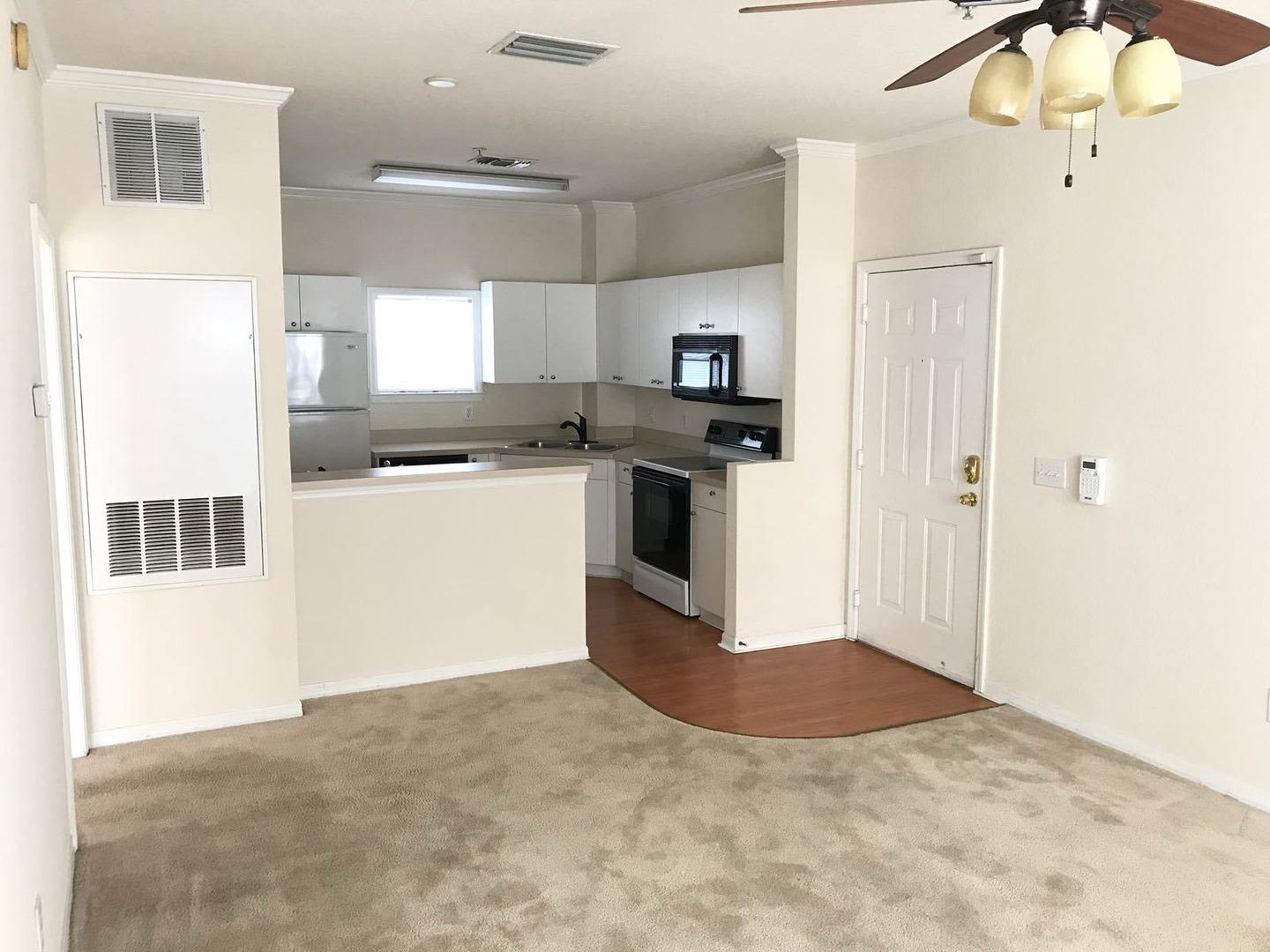 Beautiful 1-Bedroom Apartment for Rent in Mosaic at Millenia – photo 4