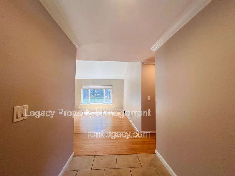 1163 Gamay Dr – photo 5