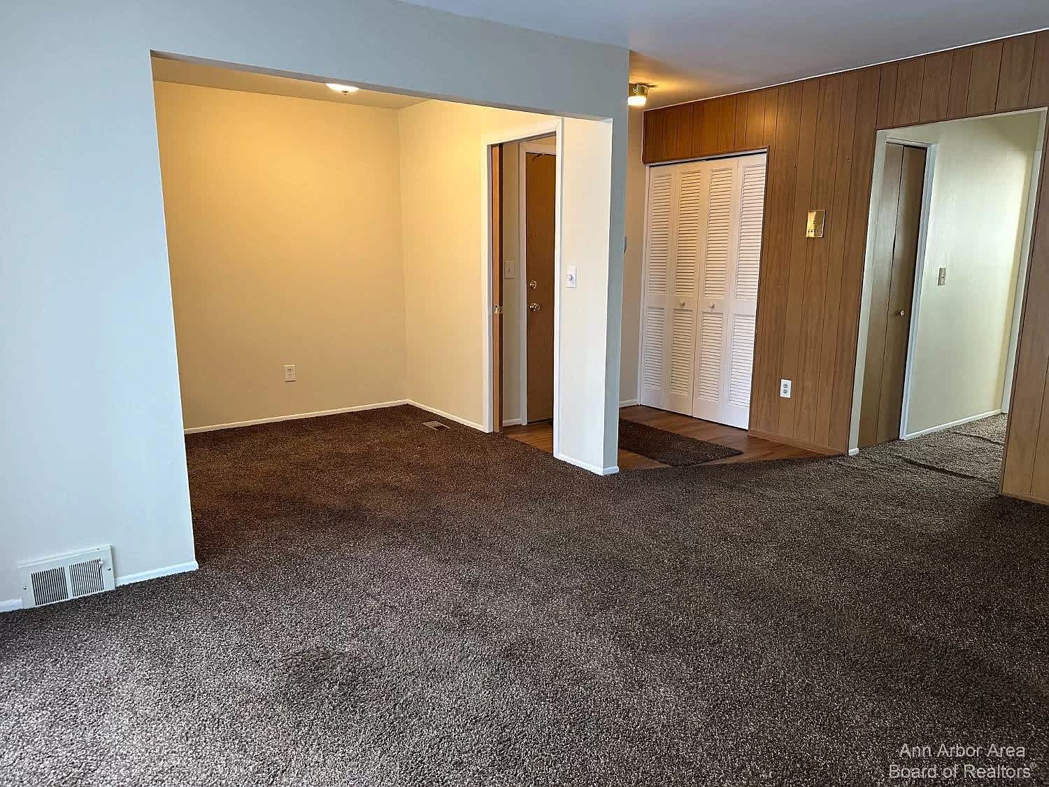 1722 Washtenaw Avenue – photo 2