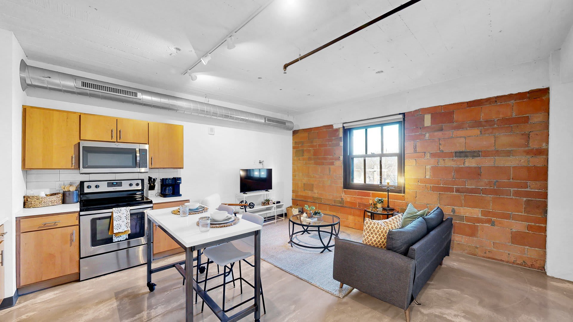 700 Central – photo 2