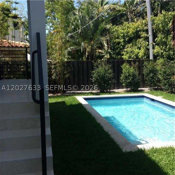 474 Fernwood Rd – photo 4