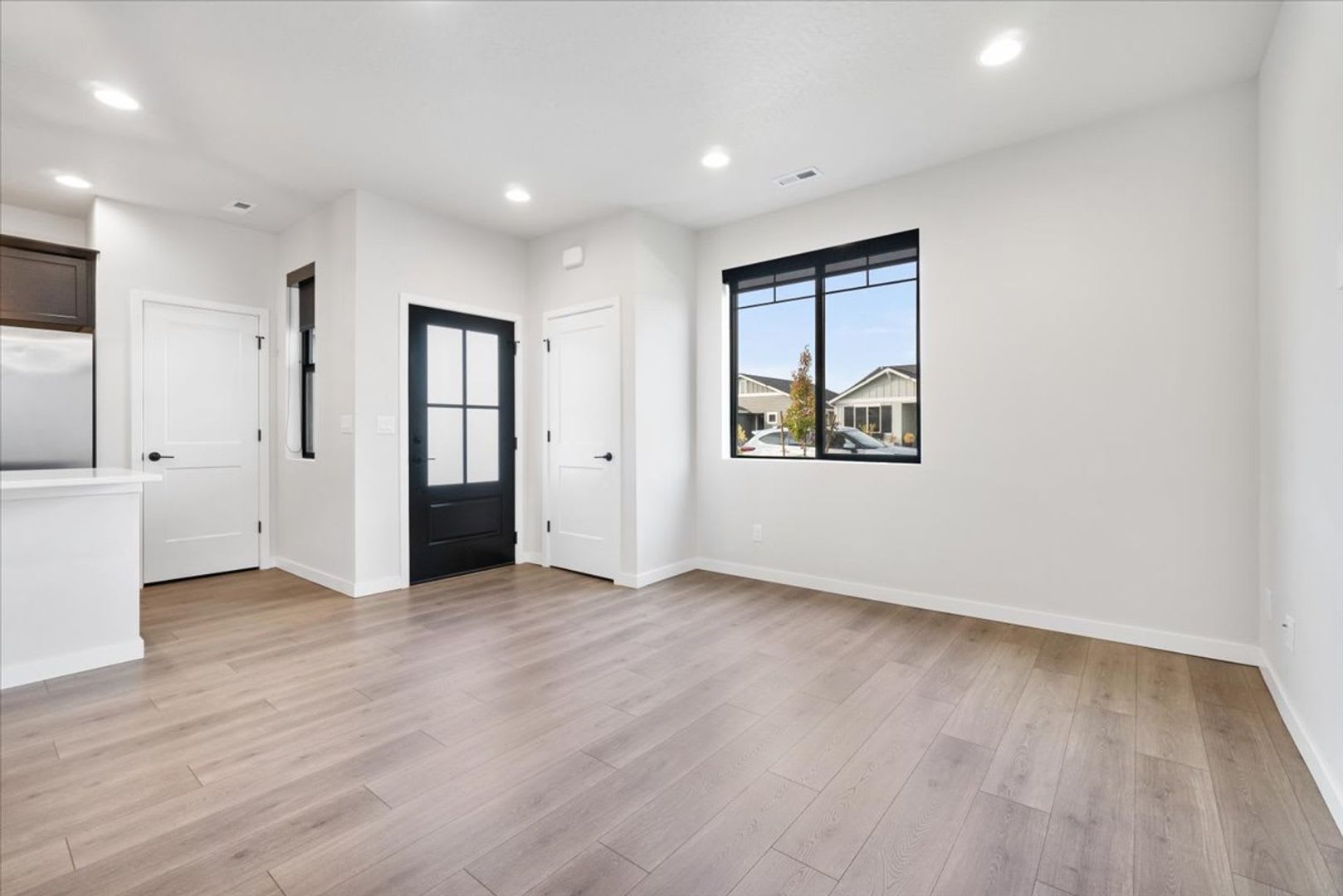 Single-Level Serenity: Your 3 Bedroom, 2 Bath Dream Home Awaits – photo 4