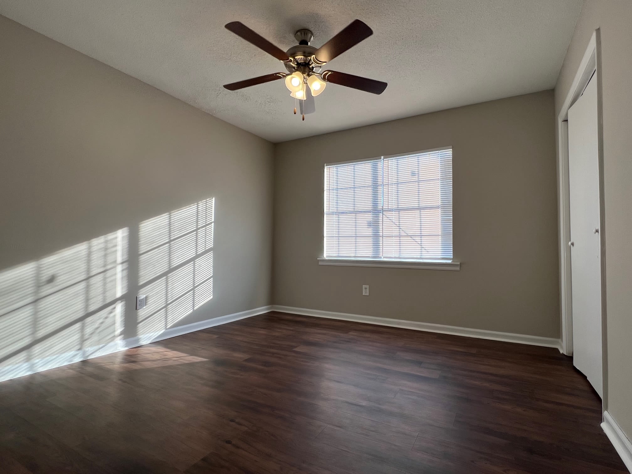 811 Robin Hood Trail – photo 3