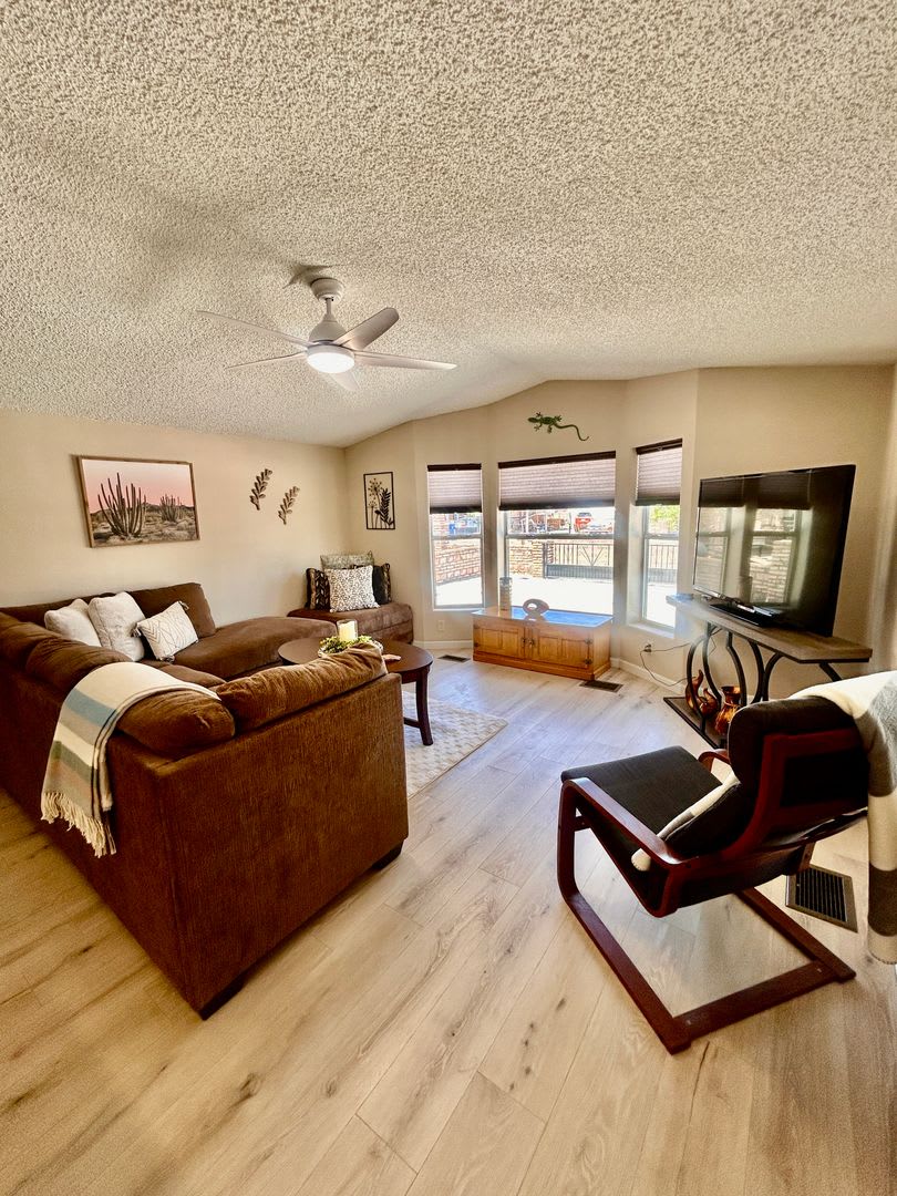 Turnkey Fully Furnished Foothills Home – photo 5