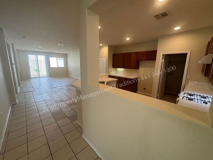 44248 27th Street East – photo 4