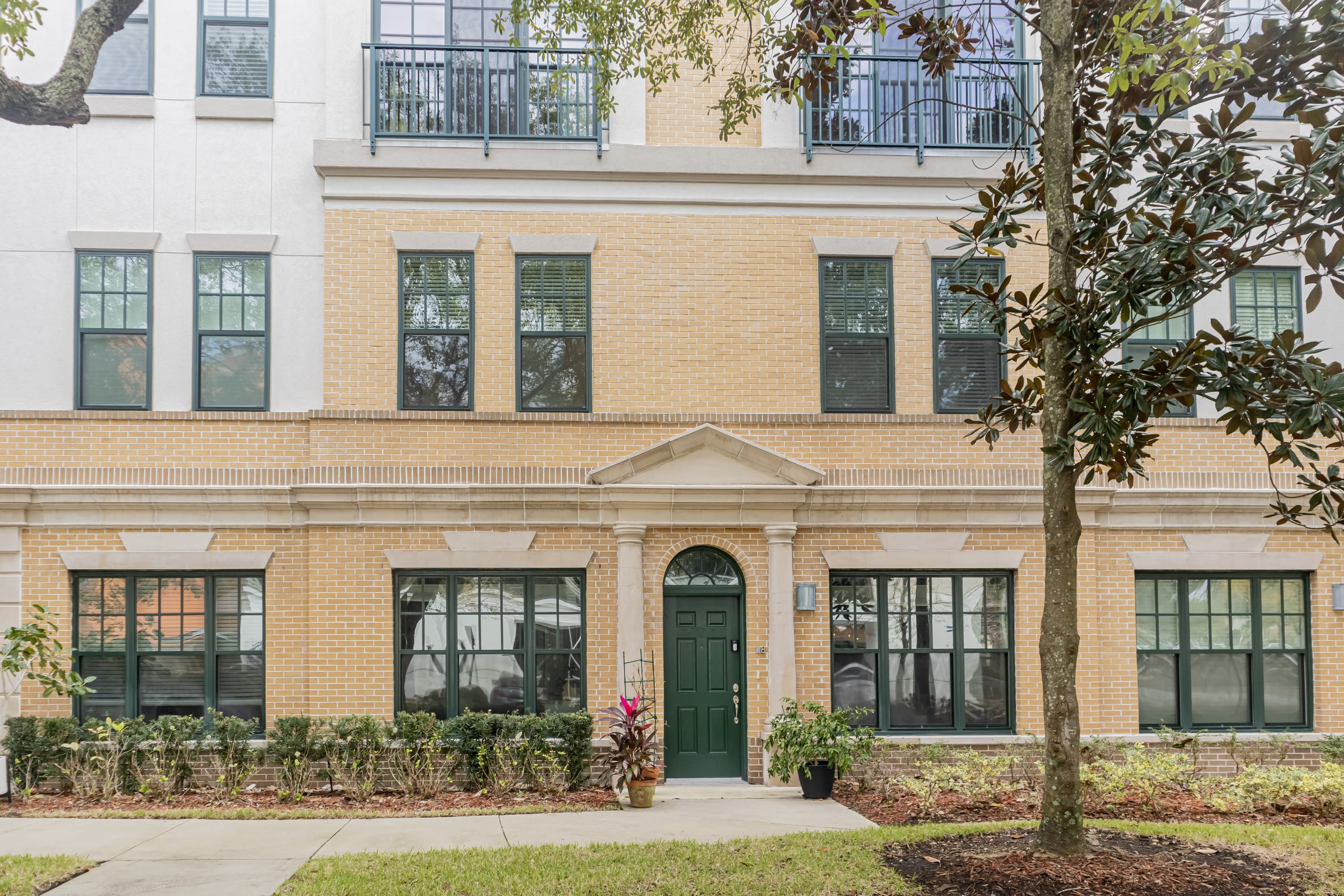 1661 Riverside Avenue – photo 1
