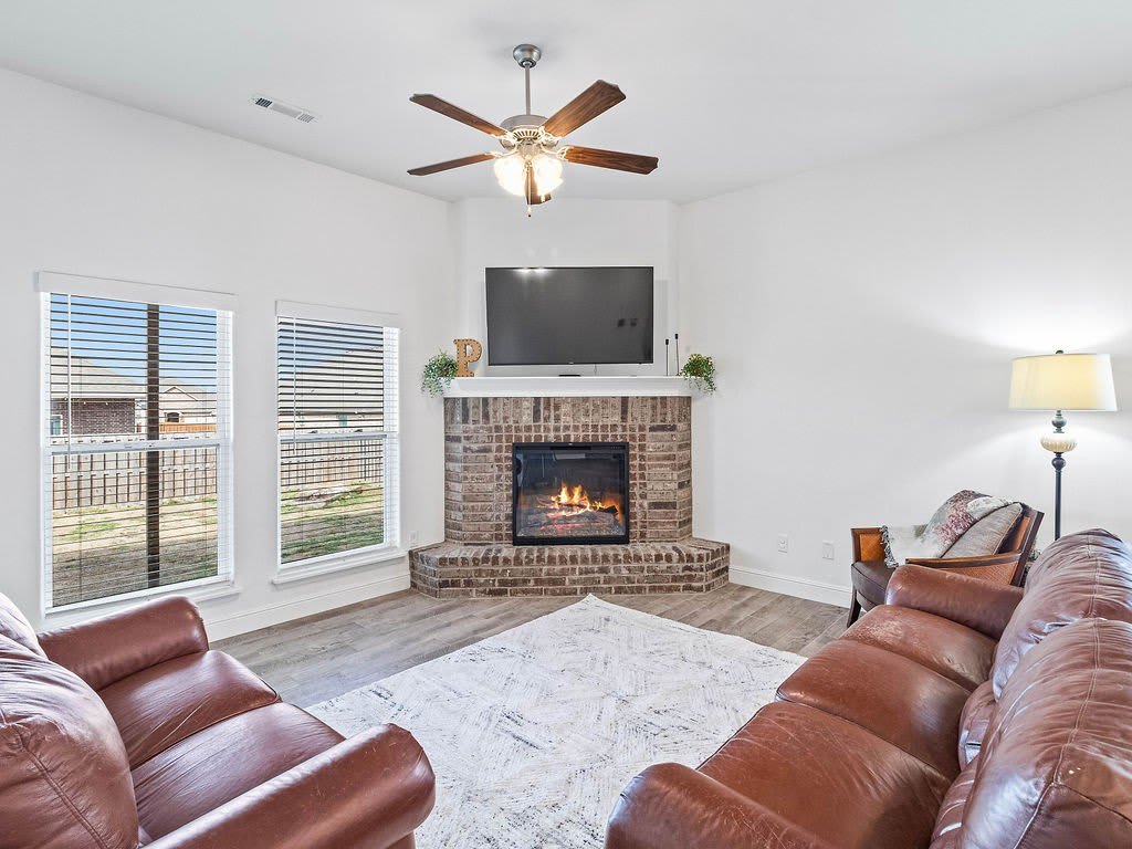 2402 England Lane – photo 4