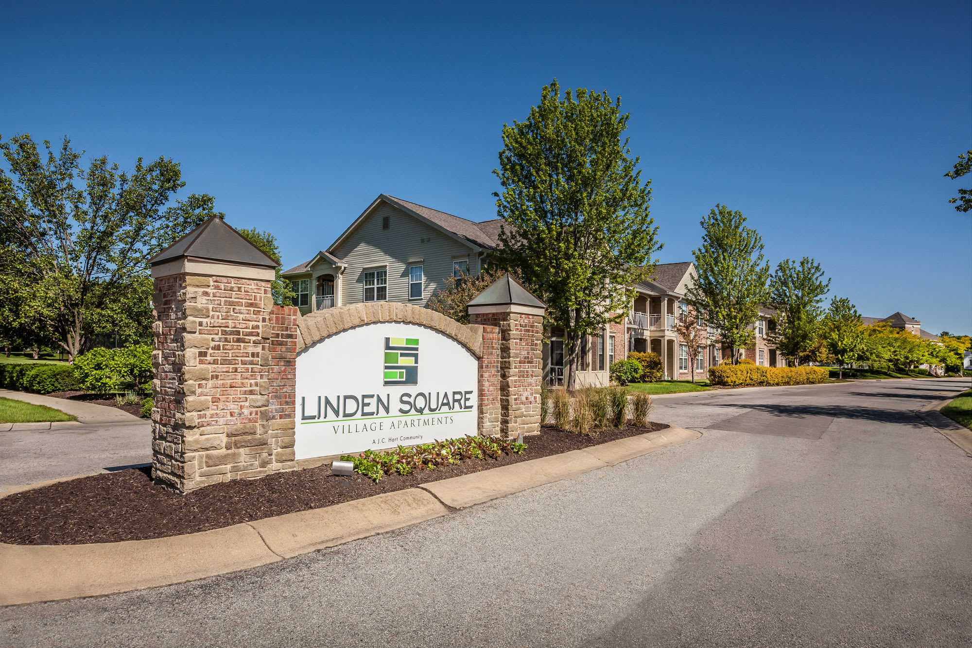 Linden Square – photo 4