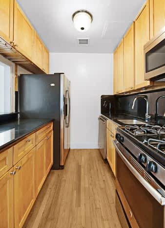 145 E 58Th St – photo 2