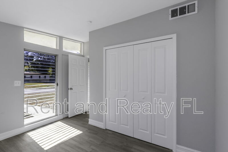 3504 East Knollwood Street – photo 4