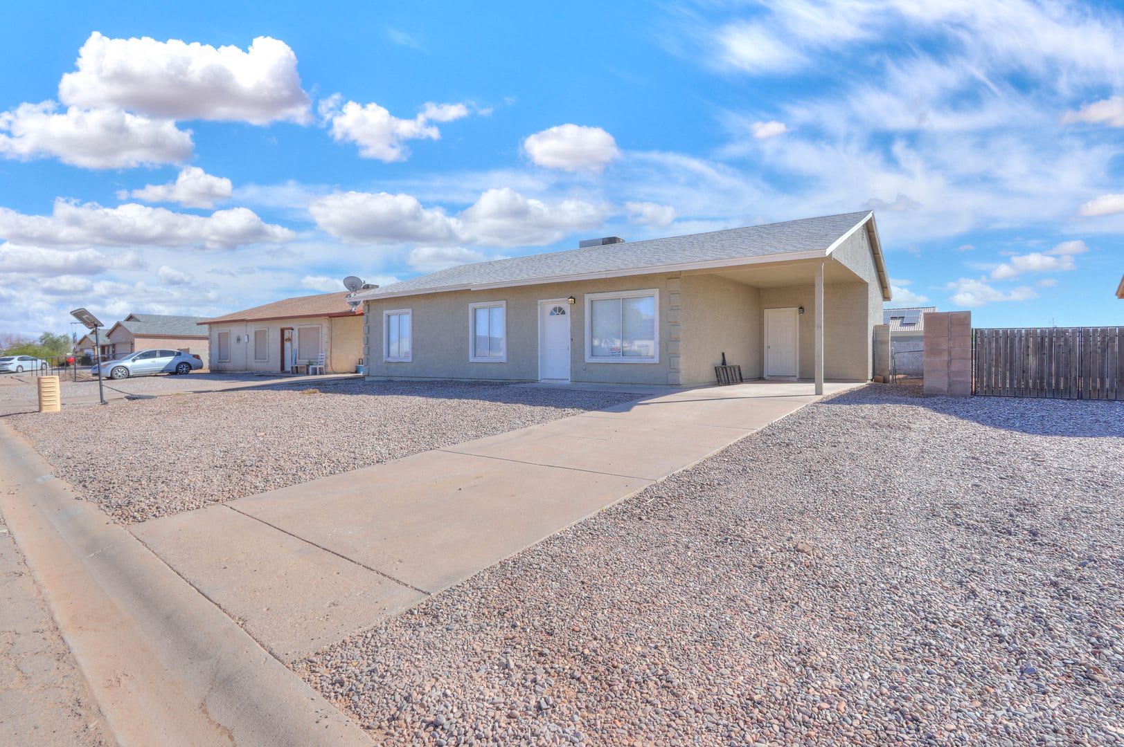3 Bedroom House with large yard Arizona City – photo 2
