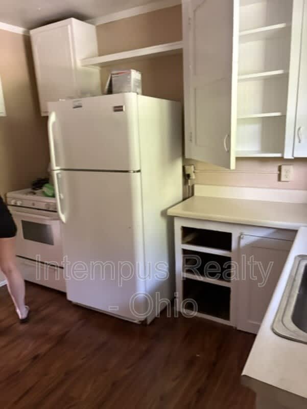 325 Hayes Ave – photo 2