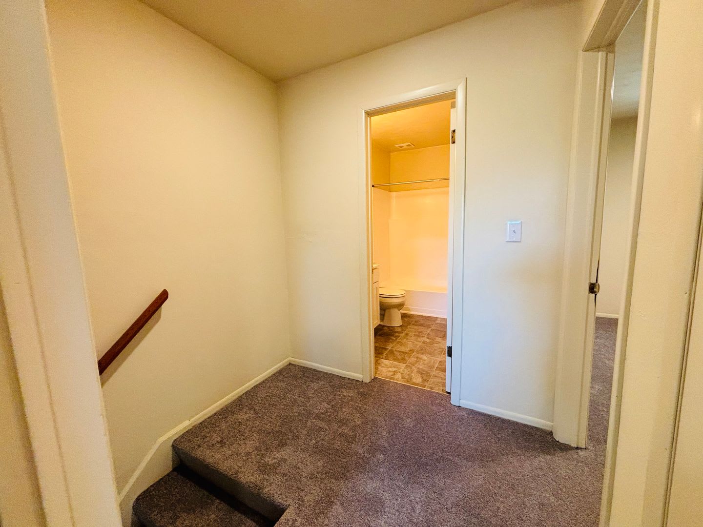 2 Bedroom, 1.5 Bath Townhouse – photo 4