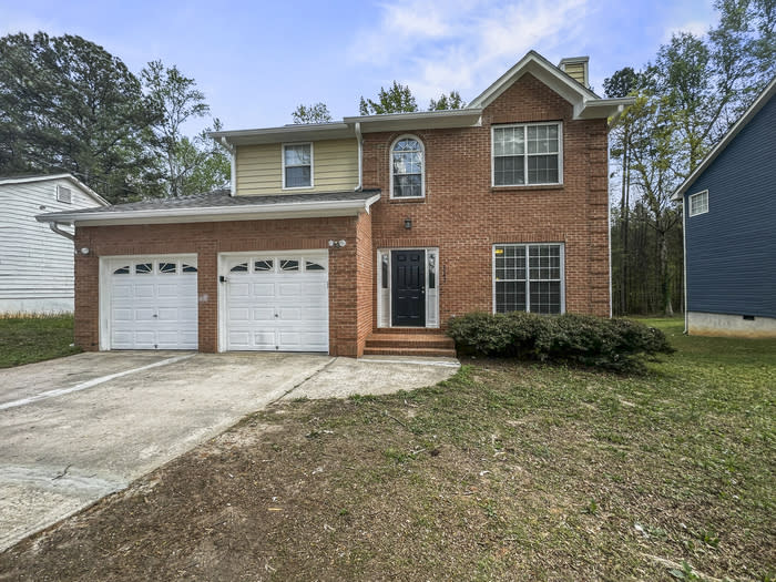 2752 Fairburn Road Southwest – photo 1
