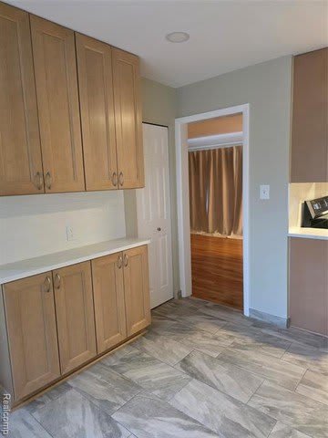 29514 OAKLEY Street – photo 4