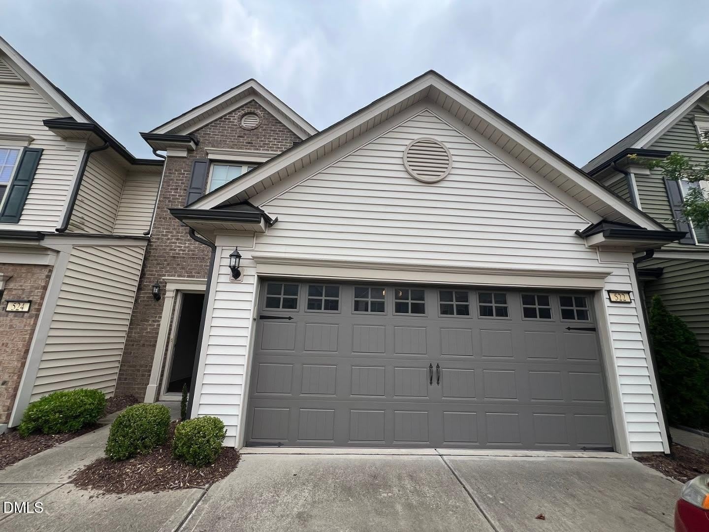 522 Denhoff Drive – photo 2