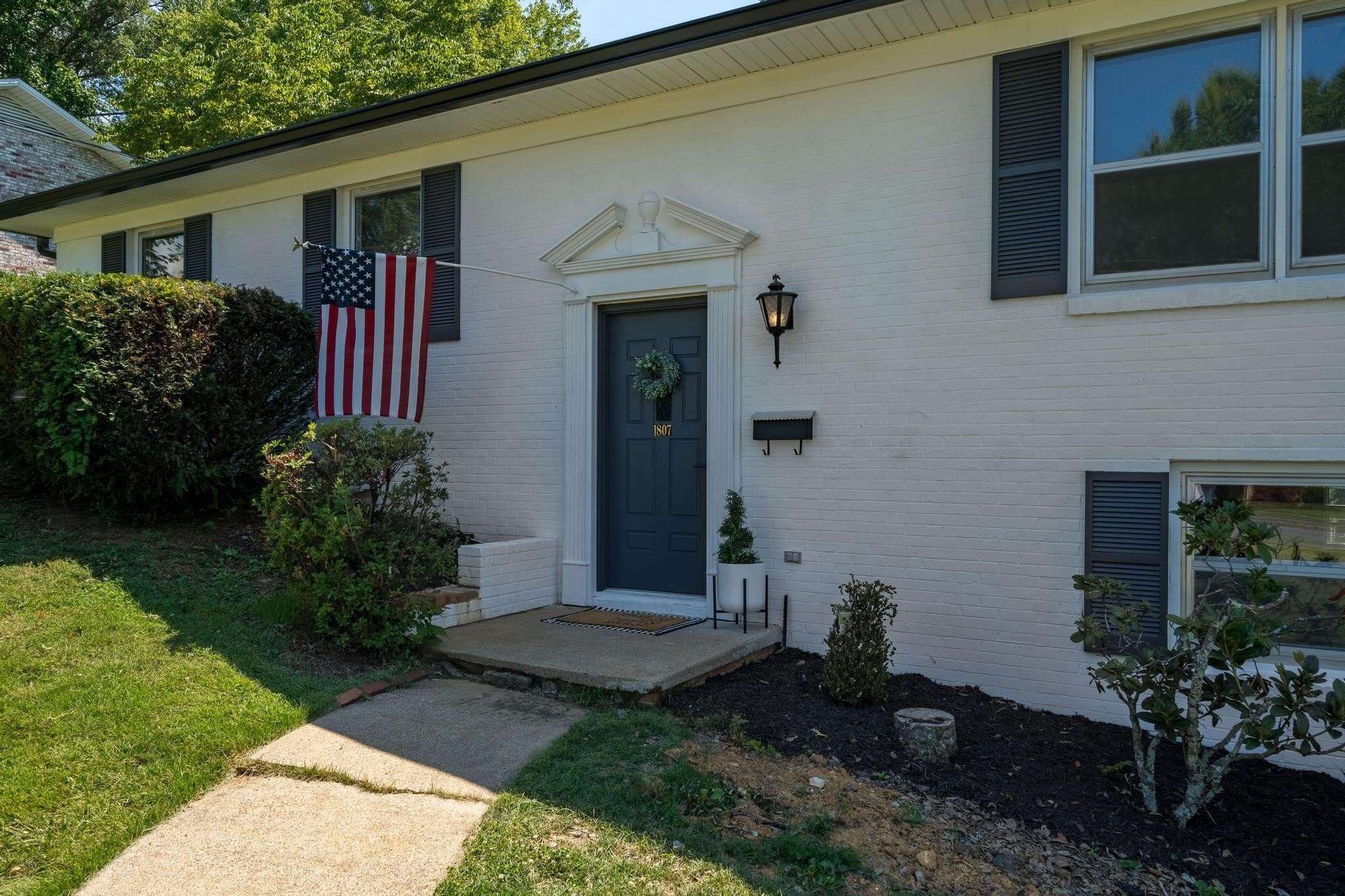 1807 Hillsboro Avenue – photo 3