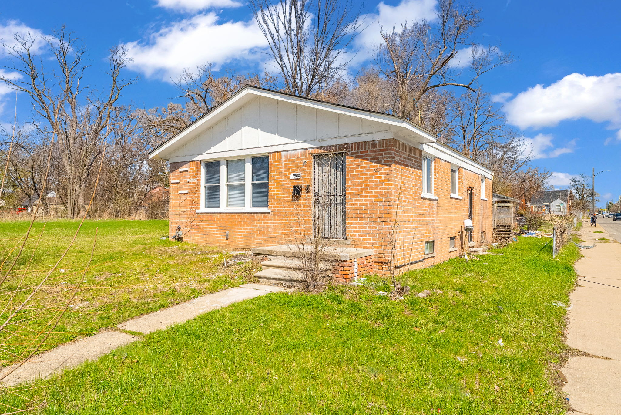 13900 Sussex Street – photo 4