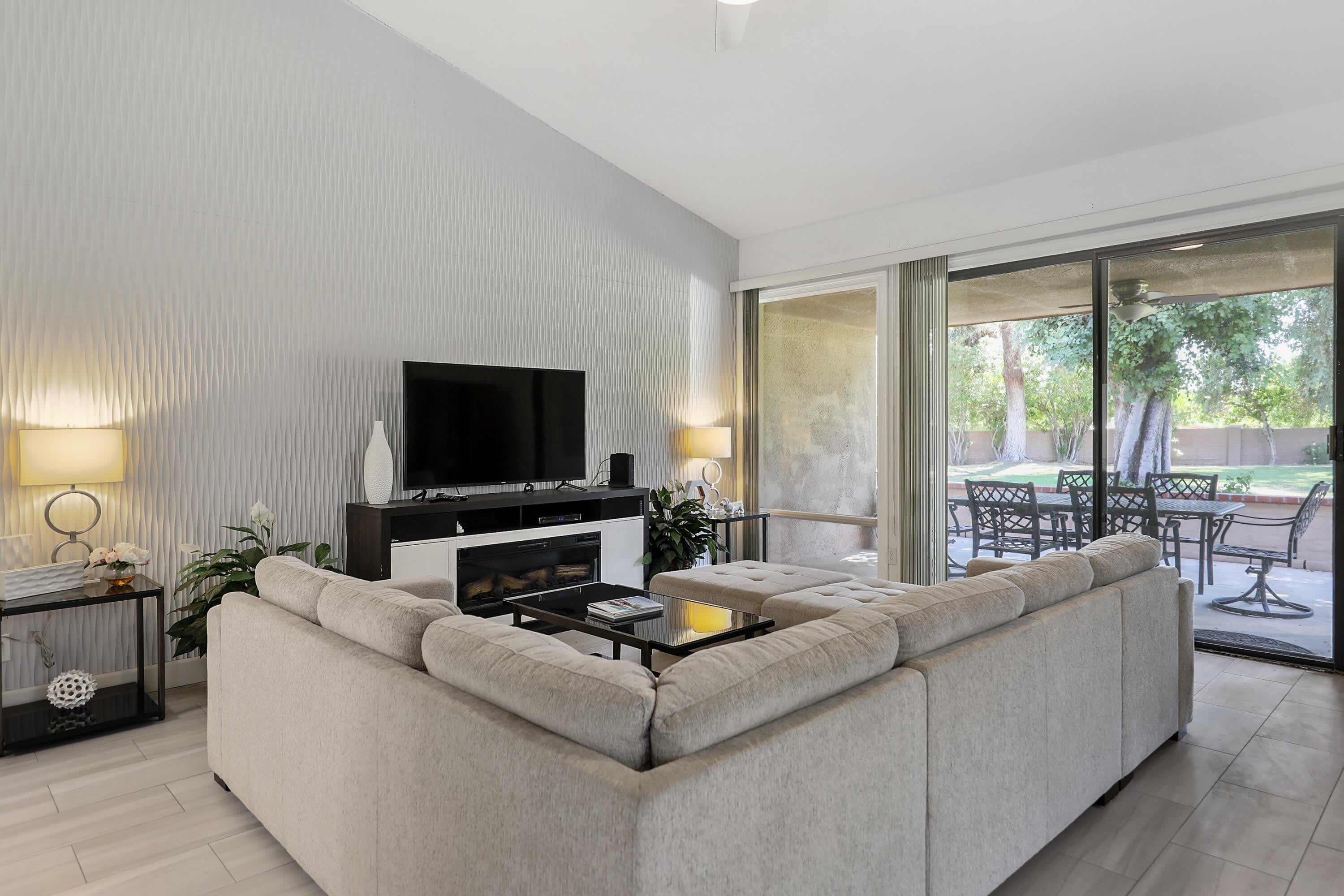 5 Majorca Drive – photo 1