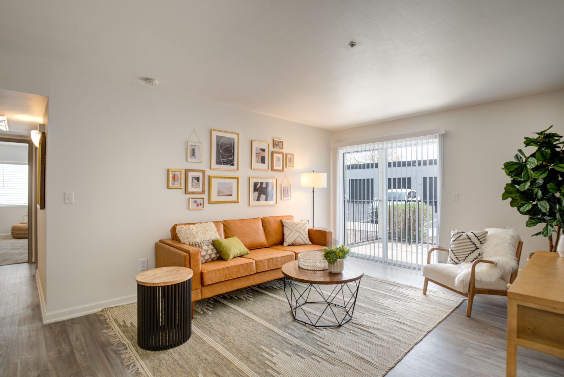 Oak Tree Park Apartments – photo 2