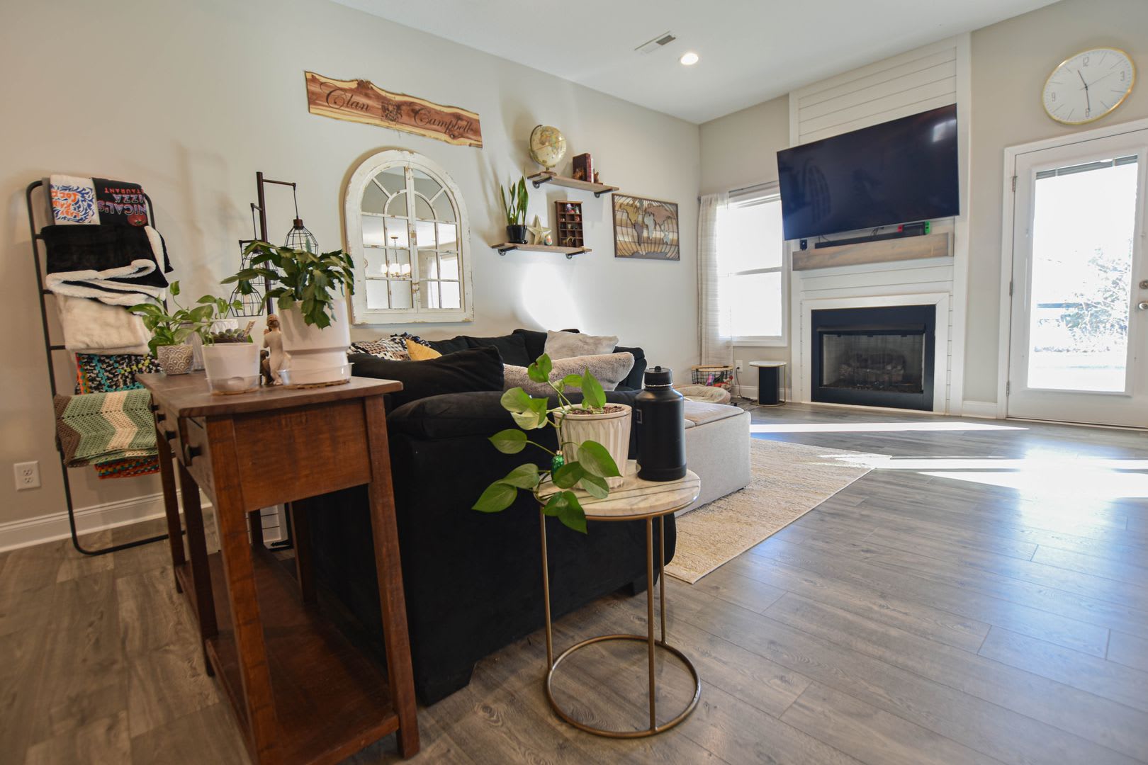 Pet Friendly Three Bedroom – photo 3