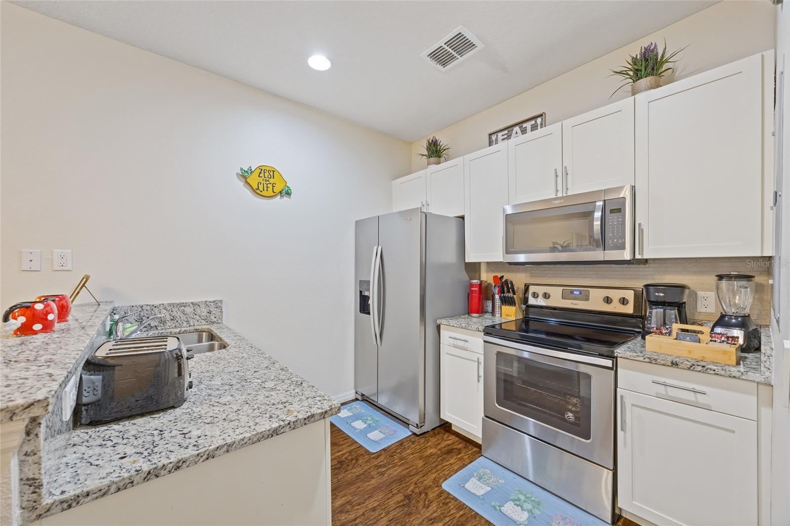 8945 SHINE Drive – photo 5