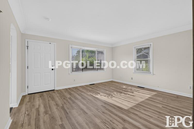 1525 Akron St. – photo 3