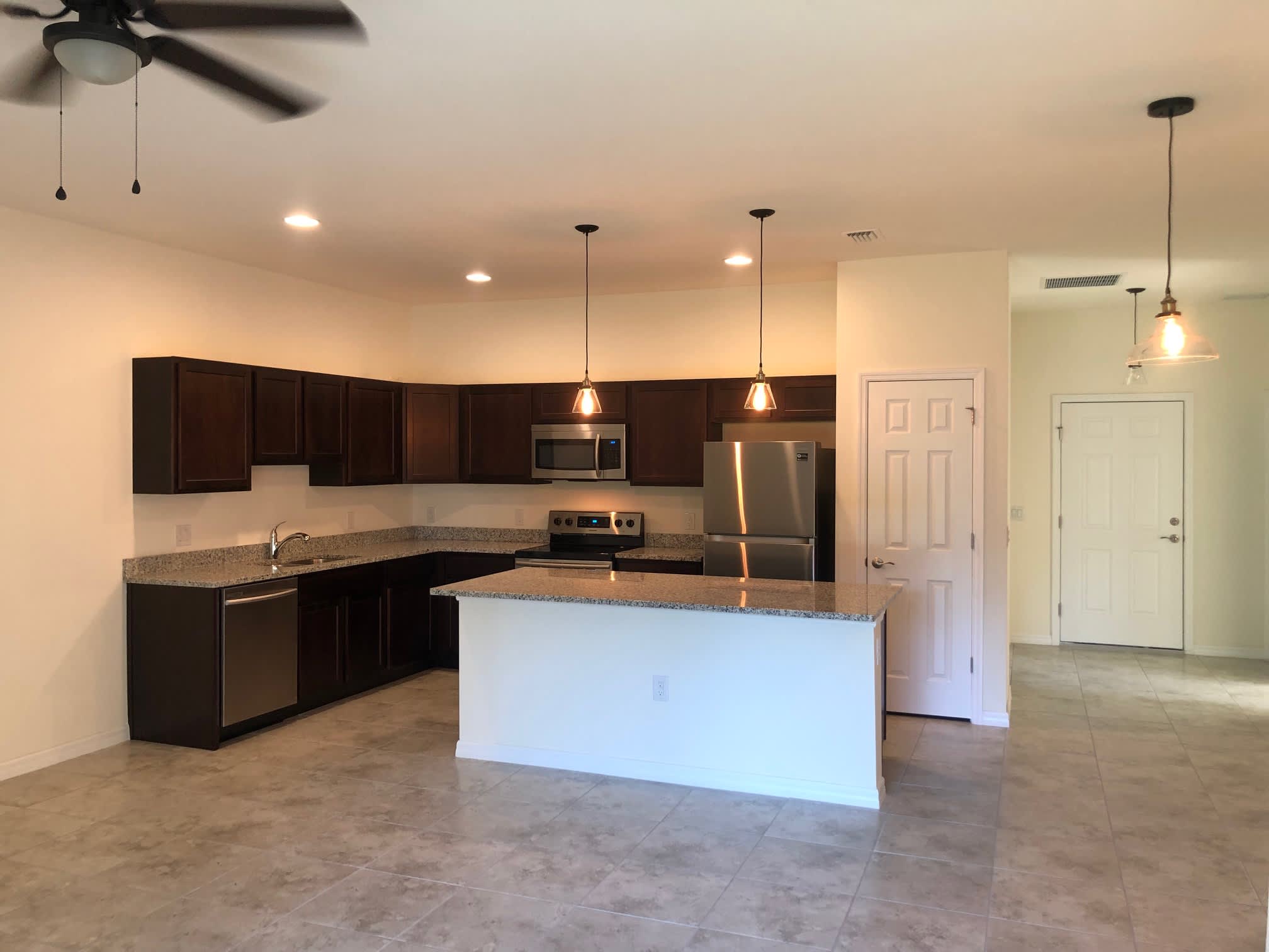 24484 Zephyr Ct – photo 4