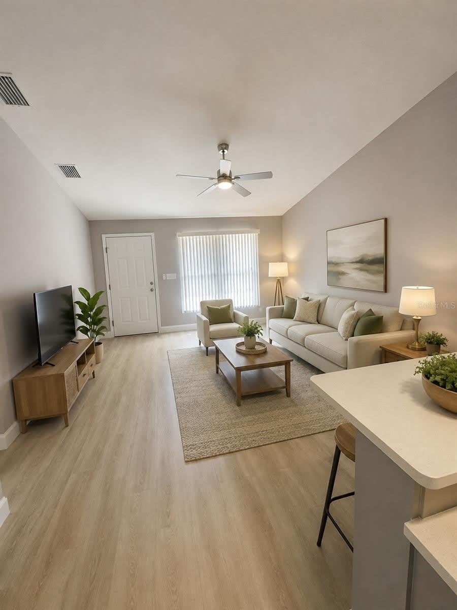 1133 E ROHE Street – photo 3