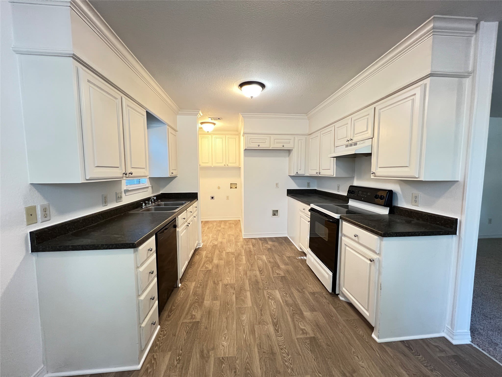 403 W Oak Street – photo 5