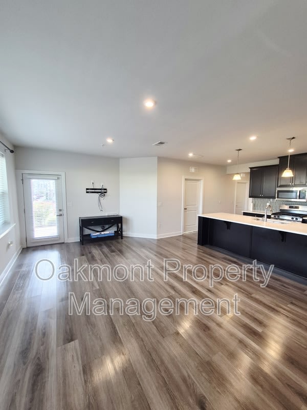 3700 Maze Runner Drive – photo 2