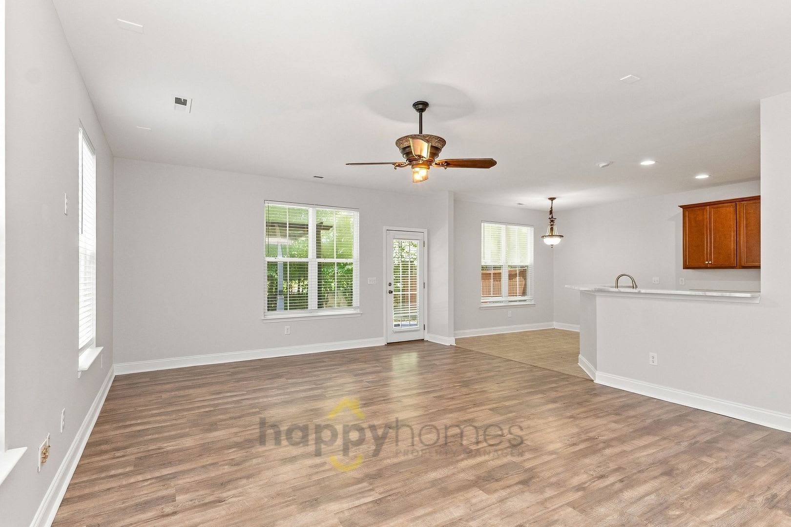 Spacious 4-Bedroom Home with Double Porches & Fenced Yard in Ladson – photo 4