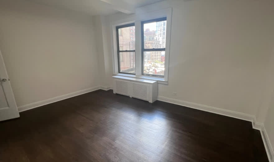 158 E 37th St – photo 5