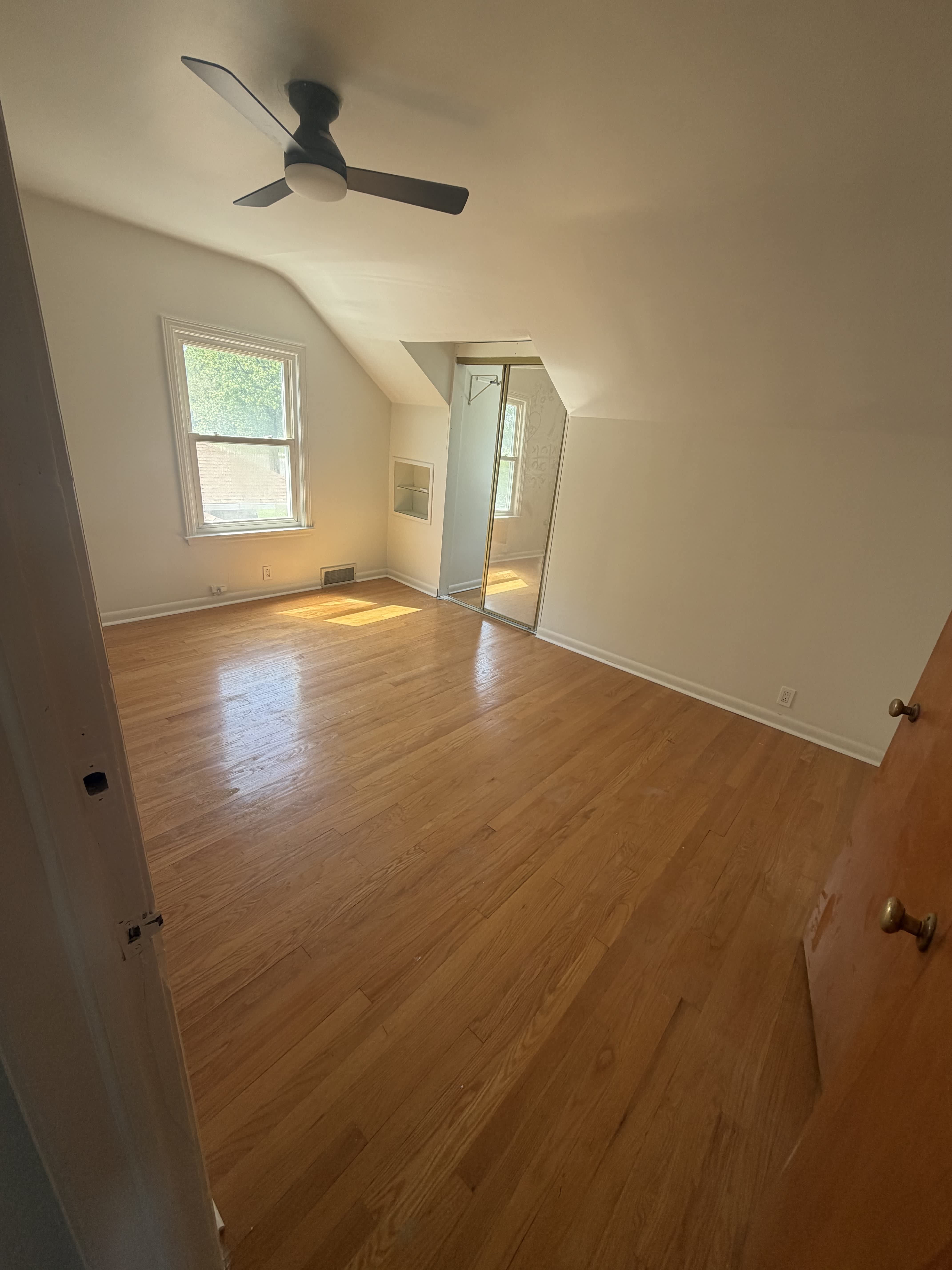 2121 Pearsall Pkwy – photo 5