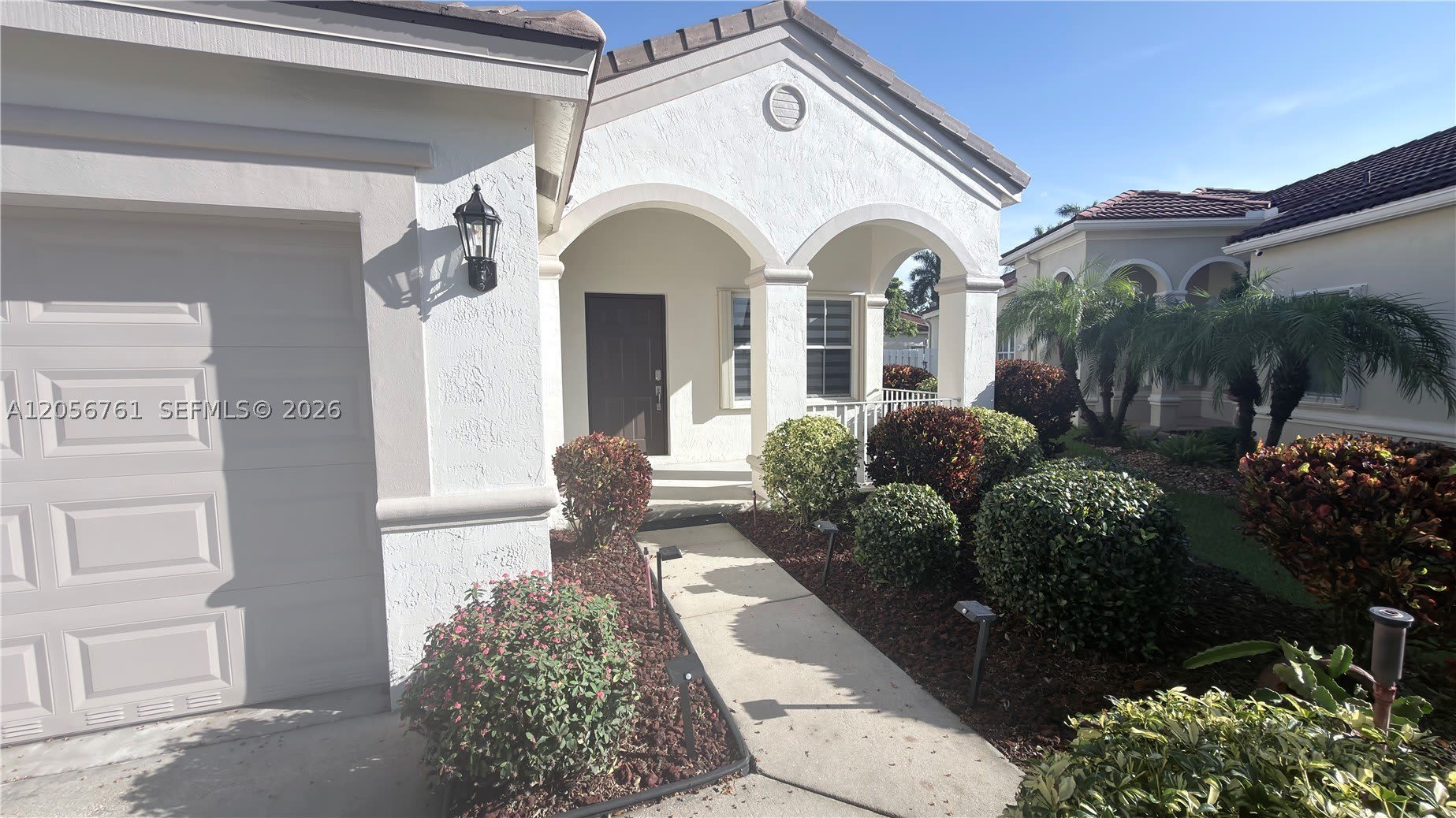 692 Maplewood Ct – photo 2