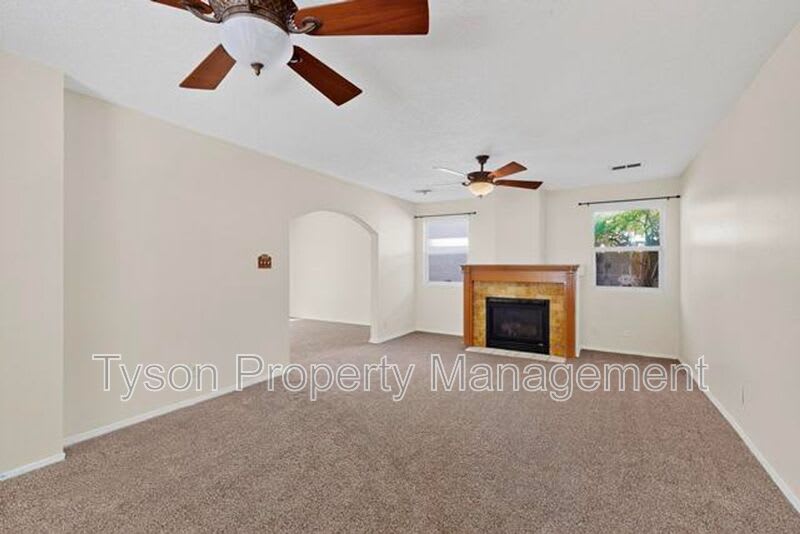 3013 Taos Meadows Dr NE – photo 4