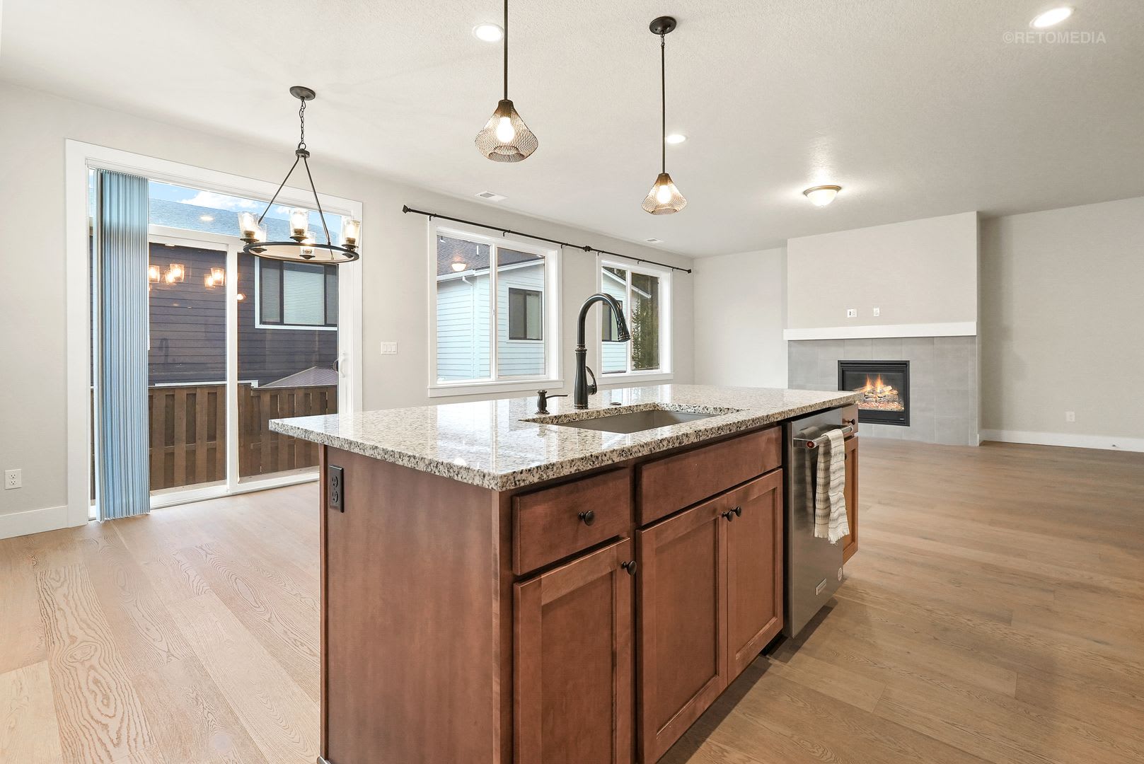 Beautiful 4bdrm/2.5bath Cedar Mill Home with AC, 2-Car Garage & Upgraded Finishes! – photo 4