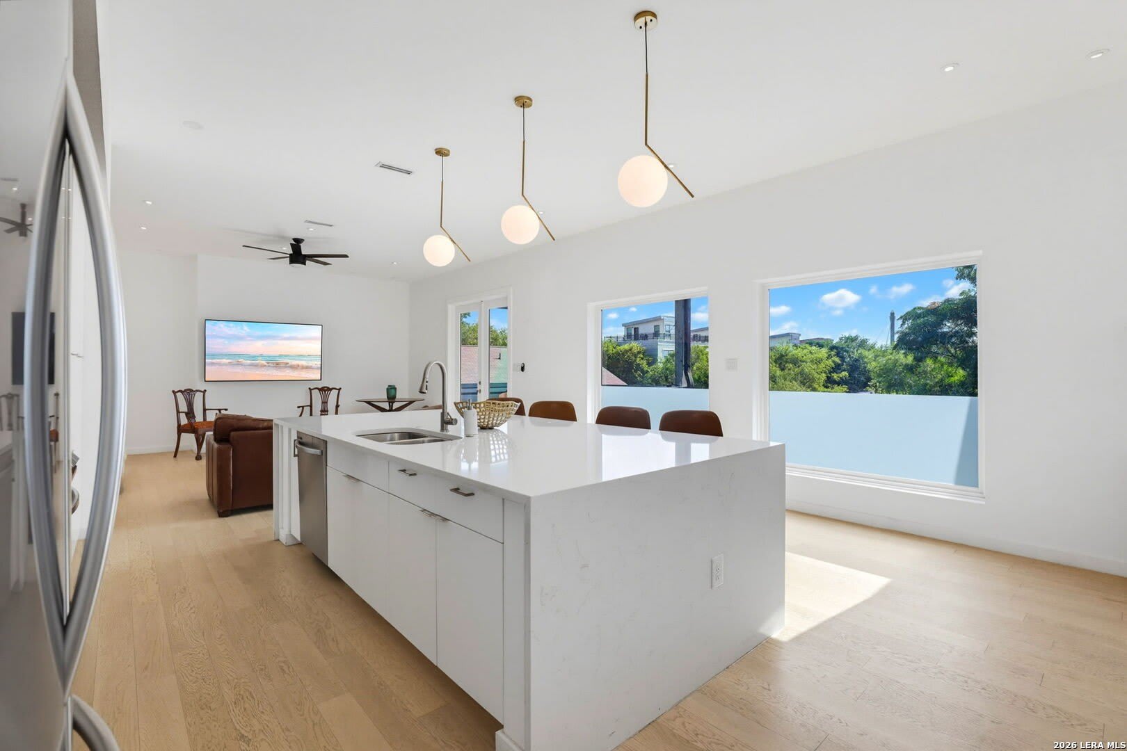 626 Montana St – photo 2